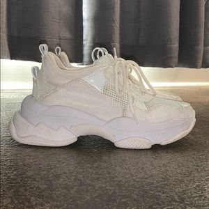 Urban Outfitters size 8 1/2 chunky white sneakers